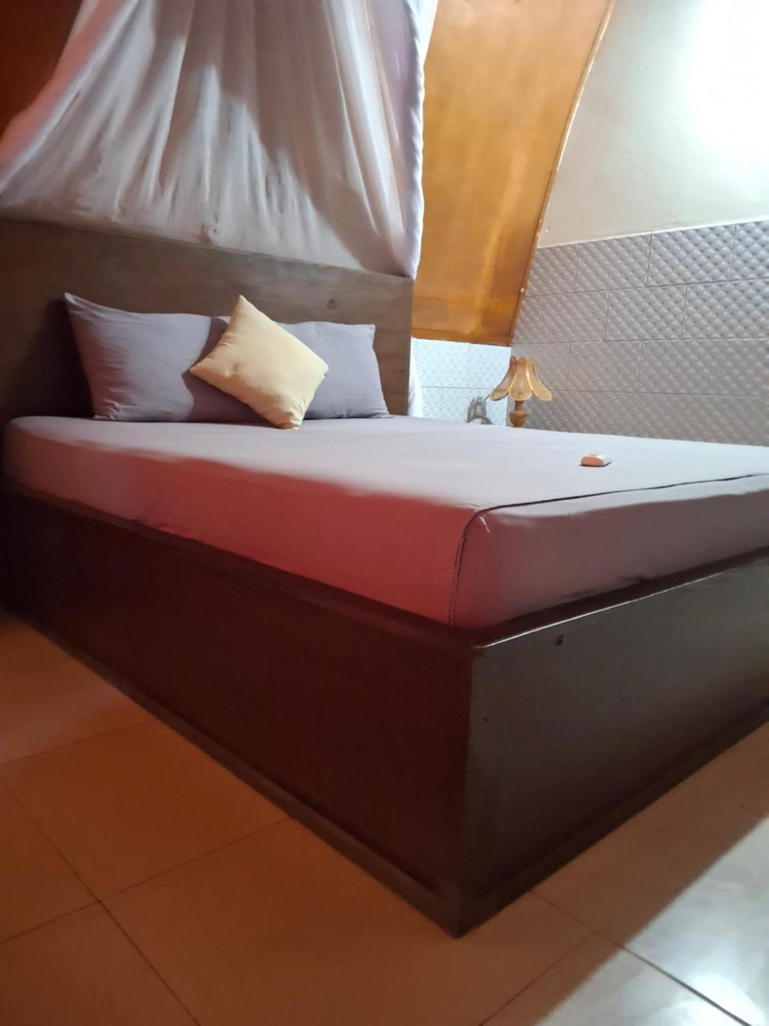 Cnunk Bungalow Гили-Мено Номер фото
